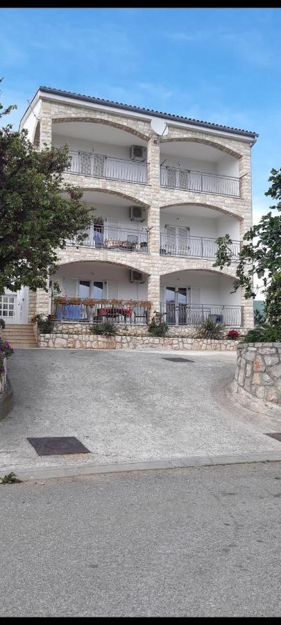 Apartmani Kevric Novi Vinodolski Ngoại thất bức ảnh