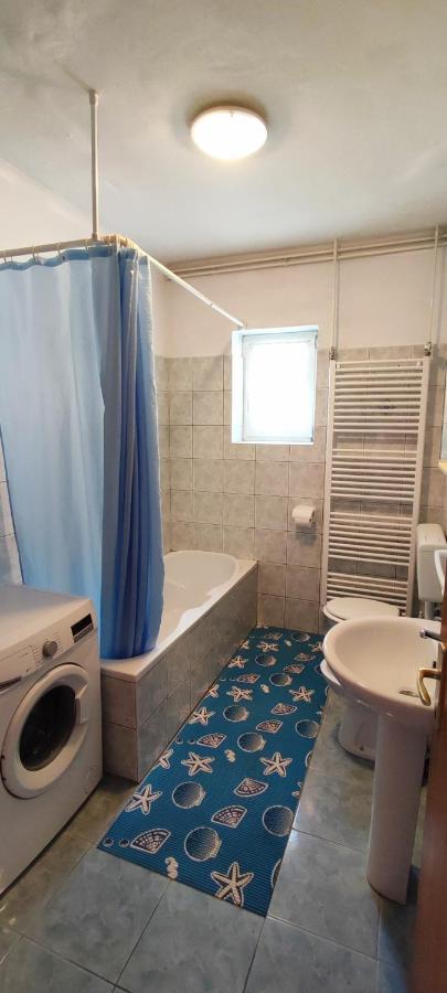 Apartmani Kevric Novi Vinodolski Ngoại thất bức ảnh